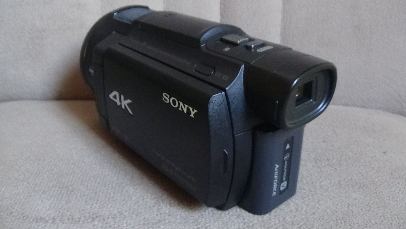 Filmadora sony fdr-ax33 Conheça as Principais Opções do Mercado Para Gravar em Qualidade 4K - Imagem 7